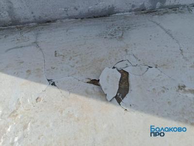 Многострадальный памятник у стен администрации в Балаково 
