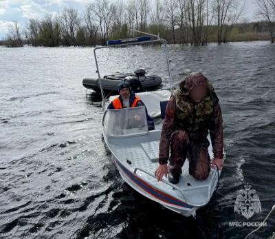 В Вольском районе спасли рыбака
