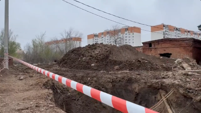 Глава Энгельсского района Максим Леонов проконтролировал, как ликвидируют аварию на главном самотечном коллекторе Энгельса