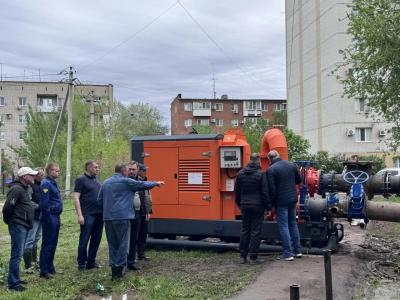 В Энгельсе вдвое увеличили число машин для подвоза питьевой воды В Энгельсе вдвое увеличили число машин для подвоза питьевой воды