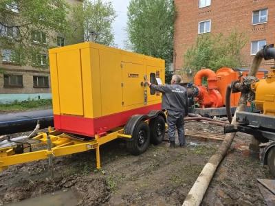 В Энгельс к месту аварии на коллекторе везут еще одну насосную станцию
