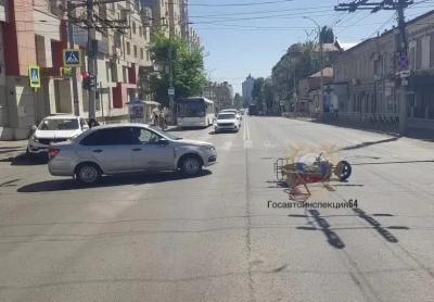 В центре Саратова мужчина пострадал в ДТП