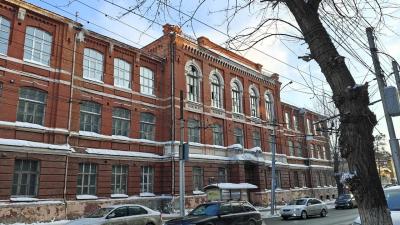 Саратовцы передали государству гаражи, мешающие реконструкции авиатехникума