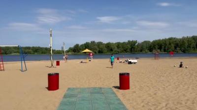 На пляже в Энгельсе появятся охранники с дубинками и наручниками
