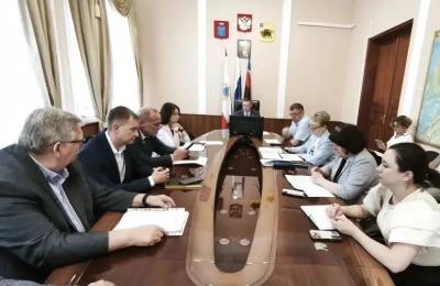 В Энгельсском районе борются с незаконными рекламными конструкциями