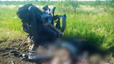 В Озинском районе в столкновении грузовика и легкового автомобиля погибли трое 