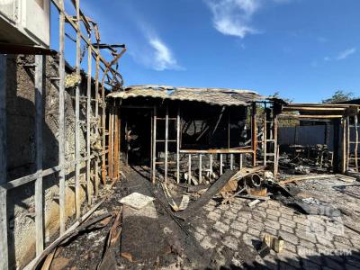 В Балашове огонь с гаража перекинулся на крыши частных домов