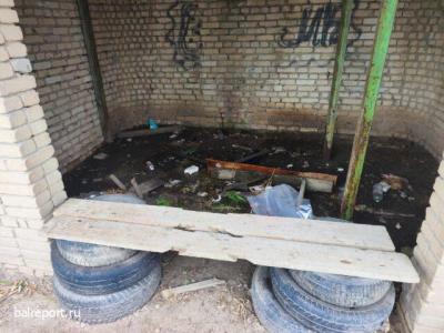 Жители Балаково возмущены аварийностью остановки-