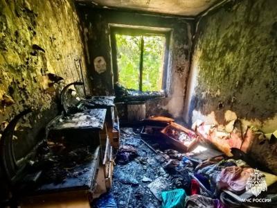 В Саратове на Шелковичной пожарные спасли 10 человек
