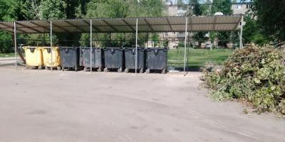 Саратовский регоператор: несмотря на запрет, на контейнерных площадках продолжают появляться древесно-растительные отходы