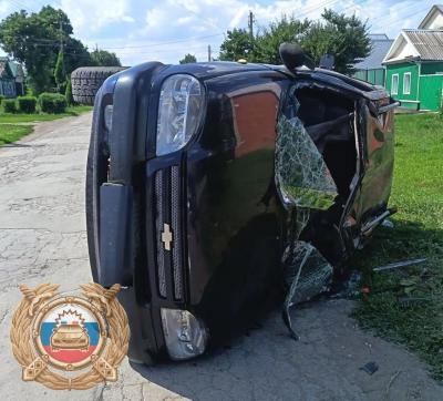 В Пугачеве от столкновения с иномаркой пострадал водитель перевернутой 