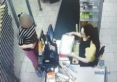 Жительница Саратова потратила 7 тысяч рублей с чужой карты и попала под статью