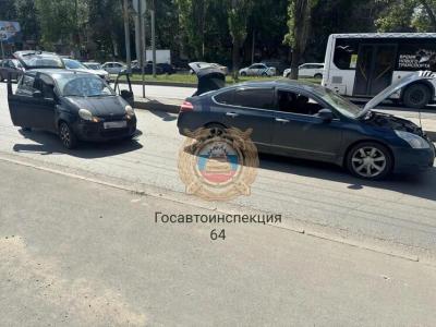 В Саратове столкнулись Daewoo Matiz и Nissan Teana