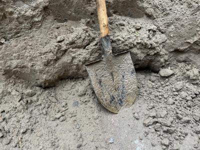 Житель Новобурасского района мужчина ударил бывшую сожительницу лопатой