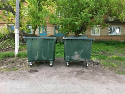Регоператор по обращению с ТКО передал в четыре района Саратова и области новые контейнеры