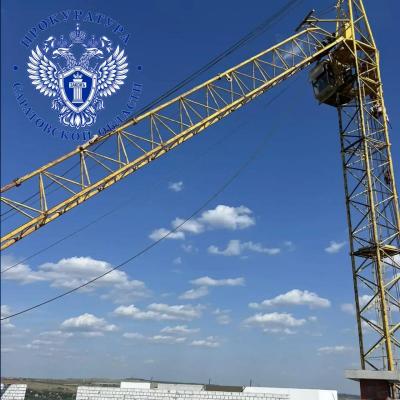 В Саратове рабочего убило стрелой башенного крана: возбуждено уголовное дело