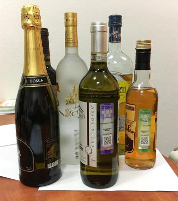 У жителя Красного Кута изъяли 19 тысяч пачек сигарет и 2 тысячи бутылок спиртного