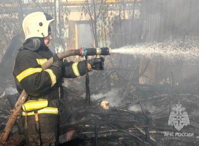 В Саратове около университета Вавилова произошел пожар