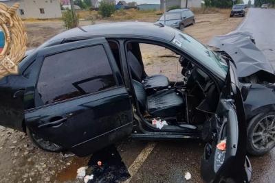В Аткарске столкнулись Lada Granta и Ford, пострадали двое