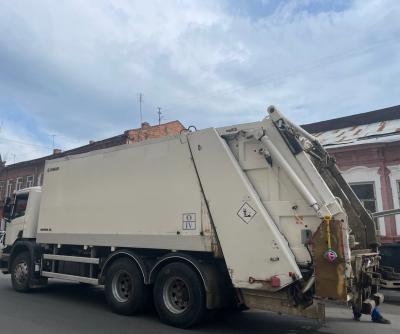 В период осенних субботников саратовский регоператор усилит контроль за мусоровывозящими компаниями