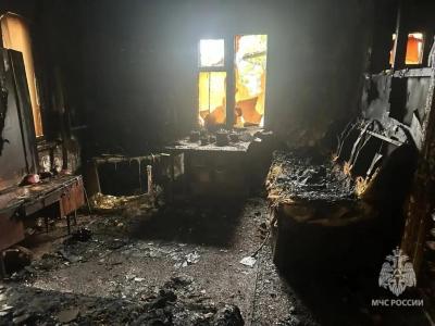 В Ершовском районе на пожаре обгорел хозяин дома