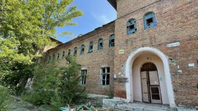 В Саратове трехэтажное здание бани продают за рубль