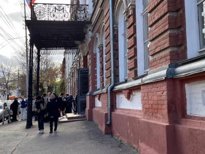 В Саратовской области в школах с избирательными участками на время выборов отменят уроки
