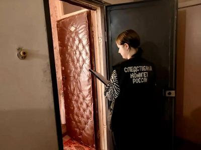 В Балаково в подъезде нашли труп мужчины