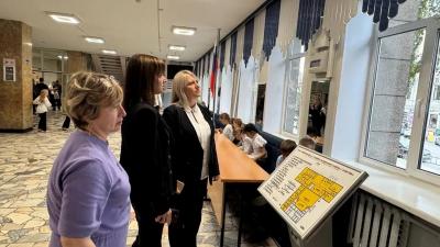 Саратовский омбудсмен проверила готовность школ к выборам
