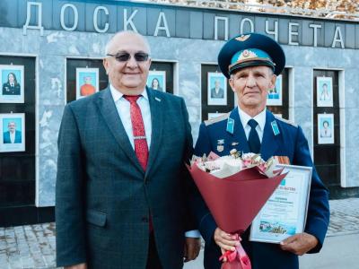 В Саратове обновили Доску почета