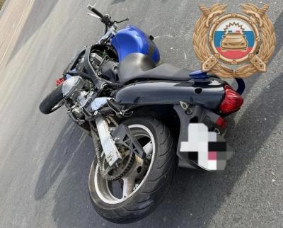 В Энгельсе на Шоссейной мотоциклист попал под грузовой автомобиль