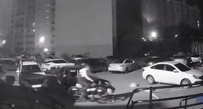 В Энгельсе подросток украл велосипед, покатался и бросил