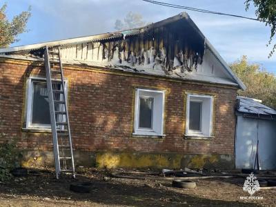 В Духовницком сгорел частный дом