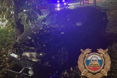 В Балаково женщина пострадала в столкновении Mitsubishi и BMW В Балаково женщина пострадала в столкновении Mitsubishi и BMW