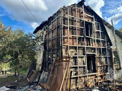 На окраине Саратова при пожаре пострадали два дома