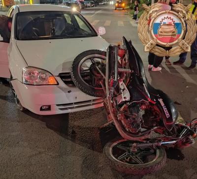 В Саратове столкнулись мотоцикл и автомобиль: пострадал подросток