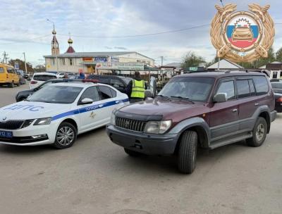 В Саратове две пенсионерки пострадали под колесами сдававших задним ходом машин