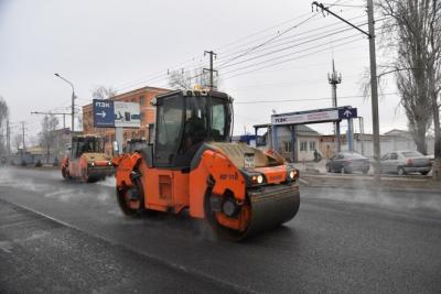 Восемь поселков в Саратове и области получат 100 миллионов рублей на ремонт дорог