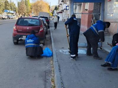 В Саратове вандалы разбили остановку на улице Осипова