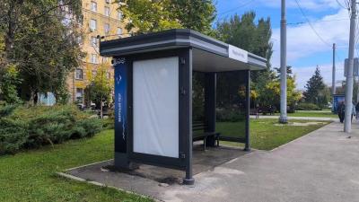 В Саратове за 22 млн рублей установили 27 новых остановочных павильонов