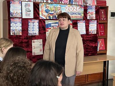 Саратовский депутат и участник СВО Артём Чеботарёв провёл урок мужества для читателей Центральной городской библиотеки