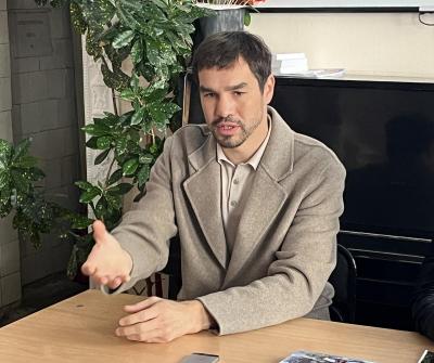 Саратовский депутат и участник СВО Артём Чеботарёв провёл урок мужества для читателей Центральной городской библиотеки