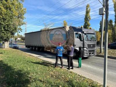 На проспекте Строителей в Саратове грузовик сбил мужчину