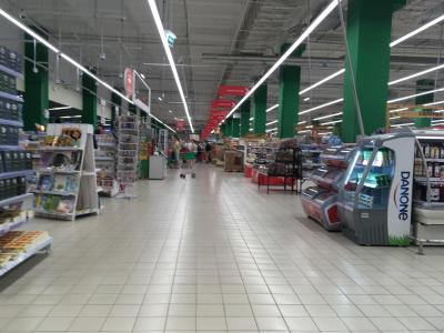 Жительница Саратова отсудила 150 тысяч рублей за ущерб здоровью от падения на нее палет с товаром