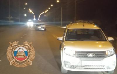 В Энгельсе столкнулись ВАЗ-2107 и Lada Largus: молодого водителя госпитализировали