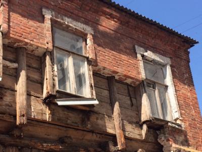 Произошло частичное обрушение старинного особняка на улице Вавилова (ФОТО)