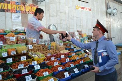ОМОН «зачистил» Крытый рынок: документы проверялись даже у посетителей