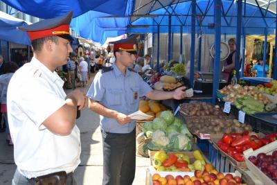 ОМОН «зачистил» Крытый рынок: документы проверялись даже у посетителей