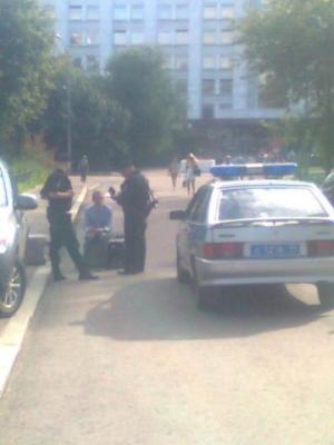 Саратовский сирота устроил одиночный пикет у Белого дома в Москве