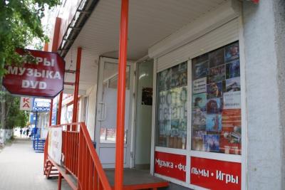 Накануне нападения на ювелирный магазин преступник застрелил подельника